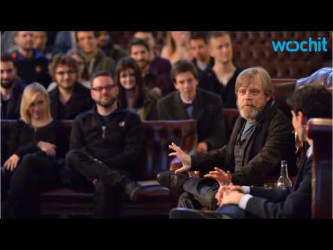 VIDEO : Mark Hamill Takes On Trump Over Rockettes