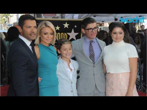 VIDEO : Kelly Ripa's Son Looks Exactly Like Dad