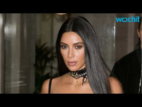 VIDEO : Kim Kardashian Leaves Her Home To Welcome Baby Boys!