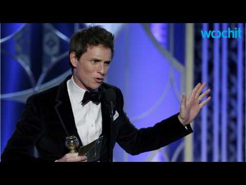 VIDEO : Amy Schumer And Eddie Redmayne To Present At The 2017 Golden Globes