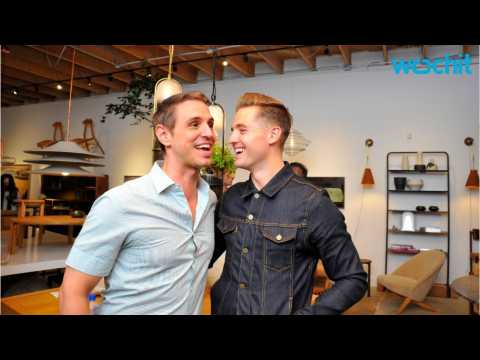VIDEO : Soccer Star Robbie Rogers Engaged To 'Arrow' Producer Greg Berlanti