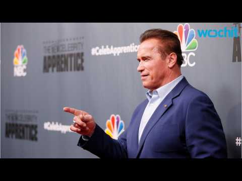 VIDEO : Arnold Schwarzenegger?s ?Celebrity Apprentice? Hammered By ?The Bachelor?