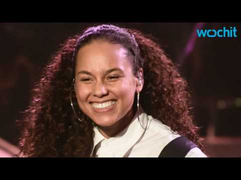 VIDEO : How Alicia Keys Stays So Radiant And Beautiful--And You Can, Too!
