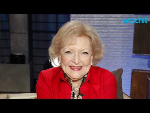 VIDEO : 5 reasons why Betty White is still hip at 95