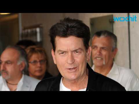 VIDEO : Charlie Sheen Issues Apology to Rihanna