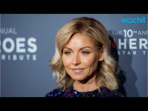 VIDEO : Kelly Ripa Hates Old Photos