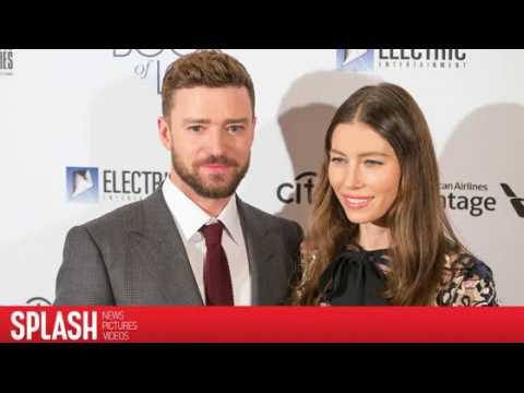 VIDEO : Justin Timberlake and Jessica Biel Dazzle on the Red Carpet
