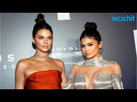VIDEO : Kendall Jenner Comments About Plastic Surgery Rumors