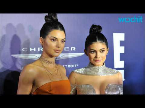 VIDEO : Kendall Jenner Addresses Plastic Surgery Rumors