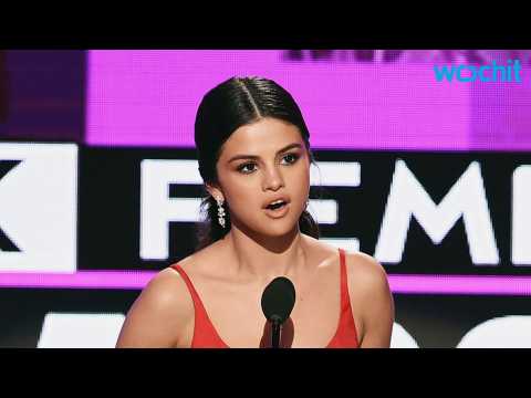 VIDEO : PDA Alert: Selena Gomez & The Weekend