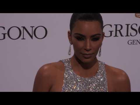 VIDEO : Kim Kardashian's robbers charged by French police