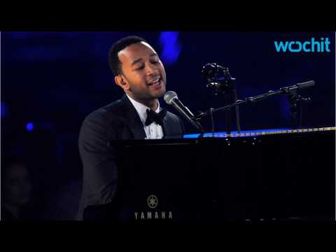 VIDEO : Ariana Grande And John Legend To Record 