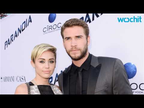 VIDEO : Miley Cyrus Wishes Fiance Liam Hemsworth Sweetest B-Day