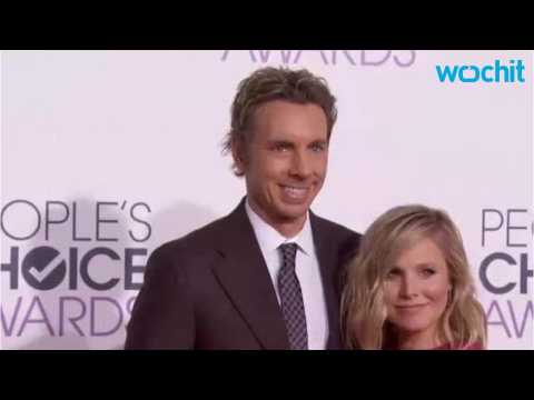 VIDEO : Kristen Bell and Dax Shepard Spend Christmas In The Mountain