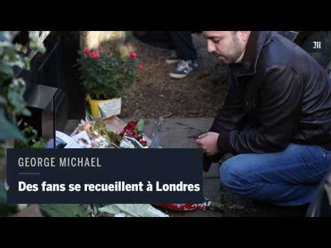 VIDEO : George Michael : de nombreux fans se recueillent devant le domicile de la star,  Londres