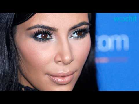 VIDEO : Surprise! Kim Kardashian Pops Up On Social Media For Christmas