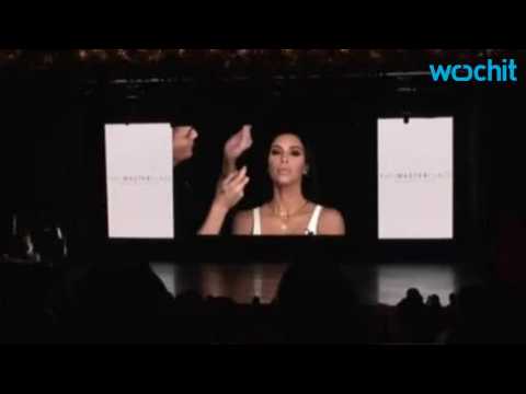 VIDEO : Inside Kim Kardashian's Makeup Master Class