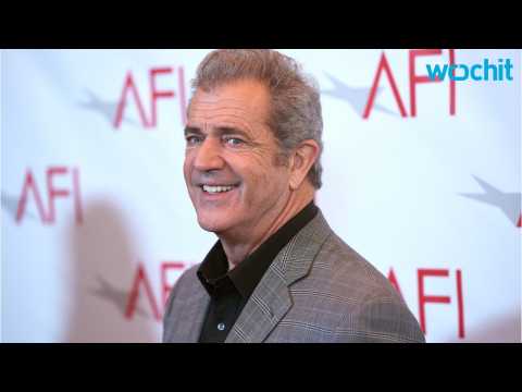 VIDEO : Mel Gibson Signs To Agency After 7 Years