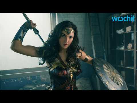 VIDEO : Gal Gadot Shares Wonder Woman Fan Photo