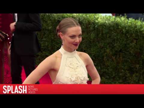 VIDEO : Amanda Seyfried is Ready For Her Wedding, But Doesn't Want to be the Center of Attention