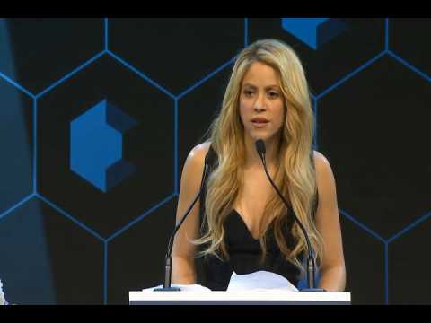 VIDEO : Shakira recibe el Premio Cristal por su labor infantil
