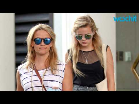 VIDEO : Reese Witherspoon and Doppelganger Daughter On Similar Looks