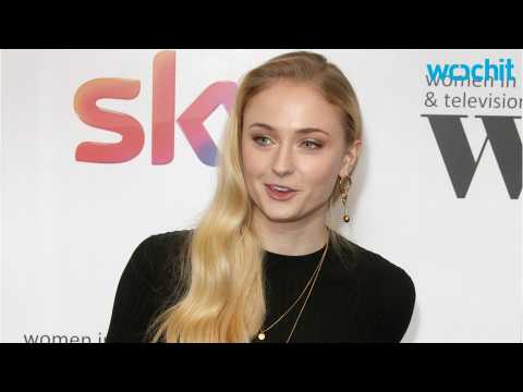 VIDEO : Sophie Turner And Joe Jonas Are Official