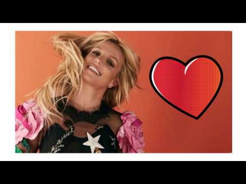 VIDEO : Britney Spears commence l'année dans les bras d'un beau brun très musclé !