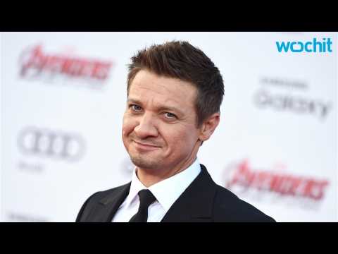 VIDEO : Jeremy Renner Wants To Team Up With Black Widow
