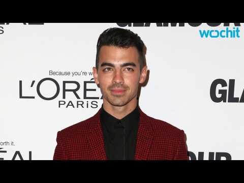 VIDEO : Joe Jonas & Sophie Turner Attend Pre-Golden Globes Party