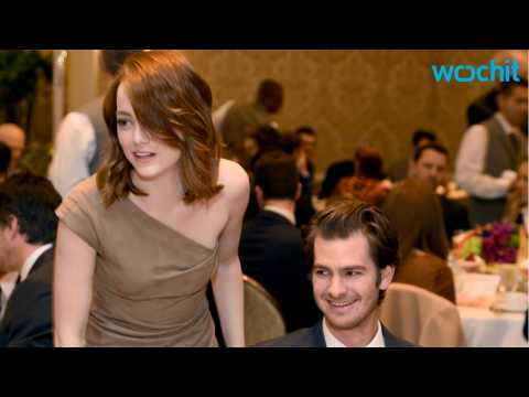 VIDEO : Emma Stone & Andrew Garfield's Non-Awkward Chat At AFI Awards