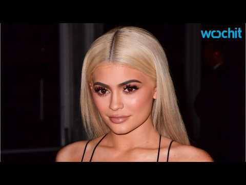 VIDEO : Kylie Jenner's B-Day Incorrect On Her Own Calendar