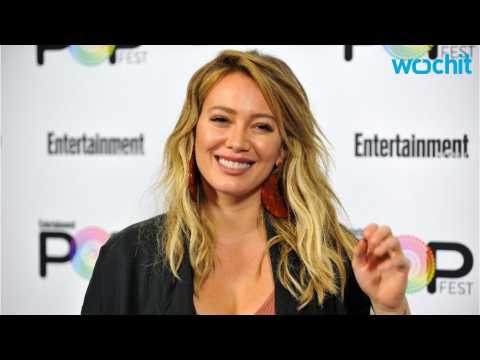 VIDEO : Hilary Duff Not 'Desperate' For Love