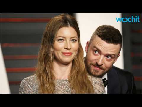 VIDEO : Jessica Biel Grinds On Husband Justin Timberlake At Basketball Game