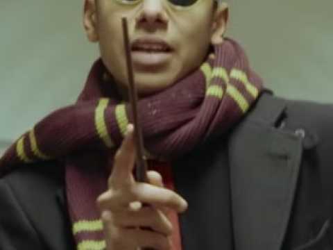 VIDEO : Public Buzz : Un jeune artiste rappe sur la musique d'Harry Potter et dchane les rseaux s