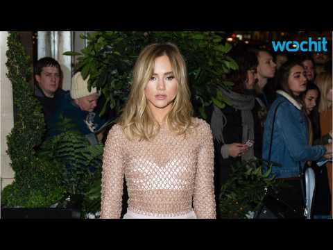 VIDEO : Suki Waterhouse Becomes A Member Of Assassination Nation