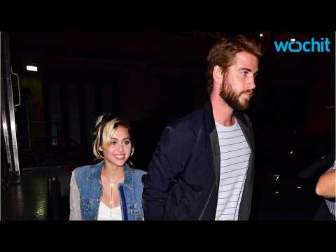 VIDEO : Liam Hemsworth Gets A Cyrus Filled Christmas