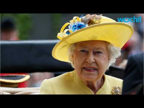 VIDEO : Queen Elizabeth and Prince Philip Cancel Annual Christmas Trip Due to Illness
