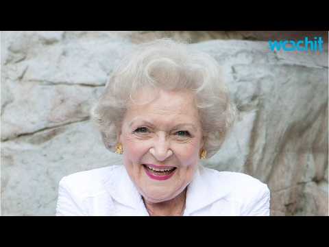 VIDEO : Save Betty White From 2016