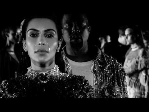 VIDEO : Kanye West and Kim Kardashian share awkward holiday photo