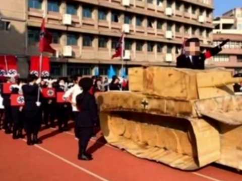 VIDEO : Public (bad) Buzz : Des tudiants rendent hommage  Adolf Hitler avec un dfil nazi !