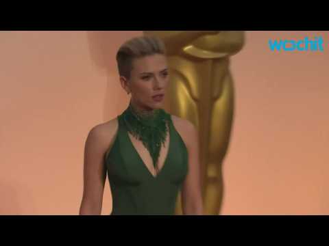 VIDEO : Scarlett Johansson: Top Grossing Actor Of 2016