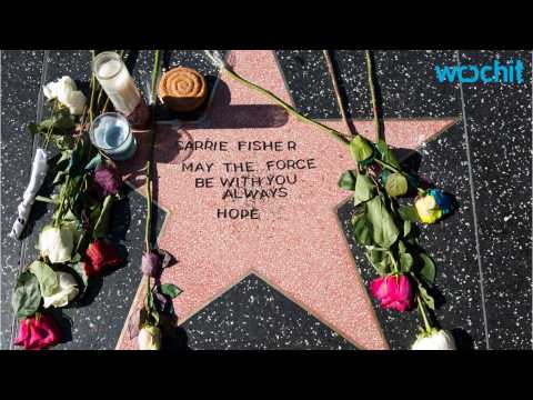 VIDEO : A Fan Made A Makeshift Star For Carrie Fisher On The Hollywood Walk Of Fame