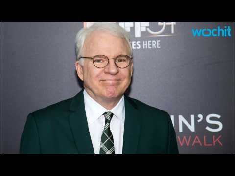 VIDEO : Steve Martin Deletes Carrie Fisher Tweet After Getting Thrashed By Internet