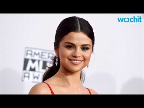 VIDEO : Selena Gomez Set To Collaborate With Paulina Rubio