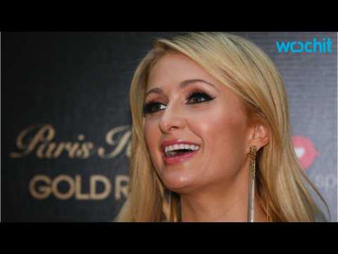 VIDEO : Paris Hilton's Cropped Jacket Is A Must Have For New Year's Eve