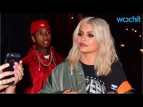 VIDEO : Kylie Jenner Snapchats Annual Christmas Eve Party