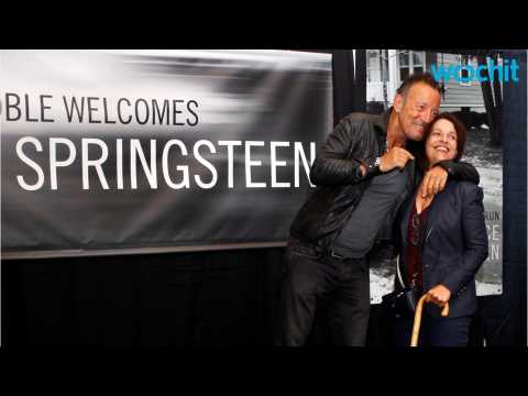 VIDEO : Bruce Springsteen's Archives Go To Monmouth U.