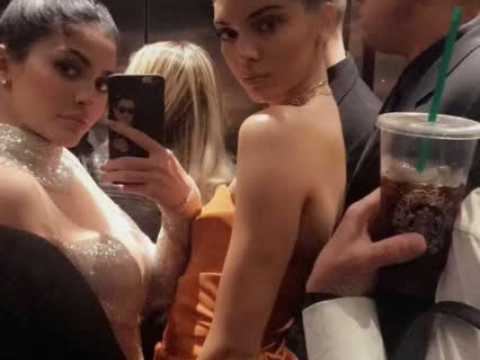 VIDEO : Kylie Jenner et Kendall Jenner ont fait sensation aux Golden Globes