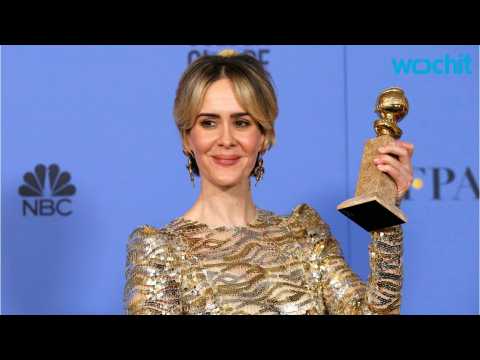 VIDEO : Sarah Paulson Wins Best Actress In A Limited Series At 2017 Golden Globes